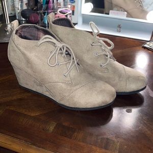 Womens Boots roughly 2 inch heel. Worn once. Size 11 Great condition